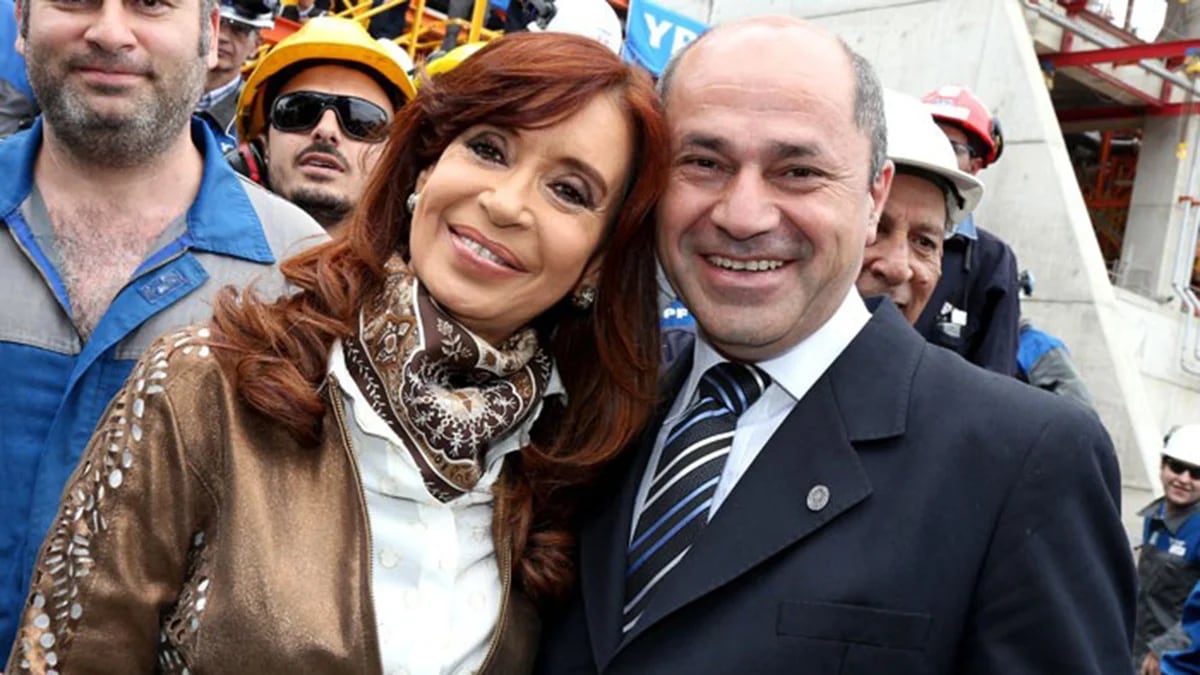“Los que rodean a Cristina Kirchner terminan haciendo pelotudeces”, advirtió un intendente ultra K
