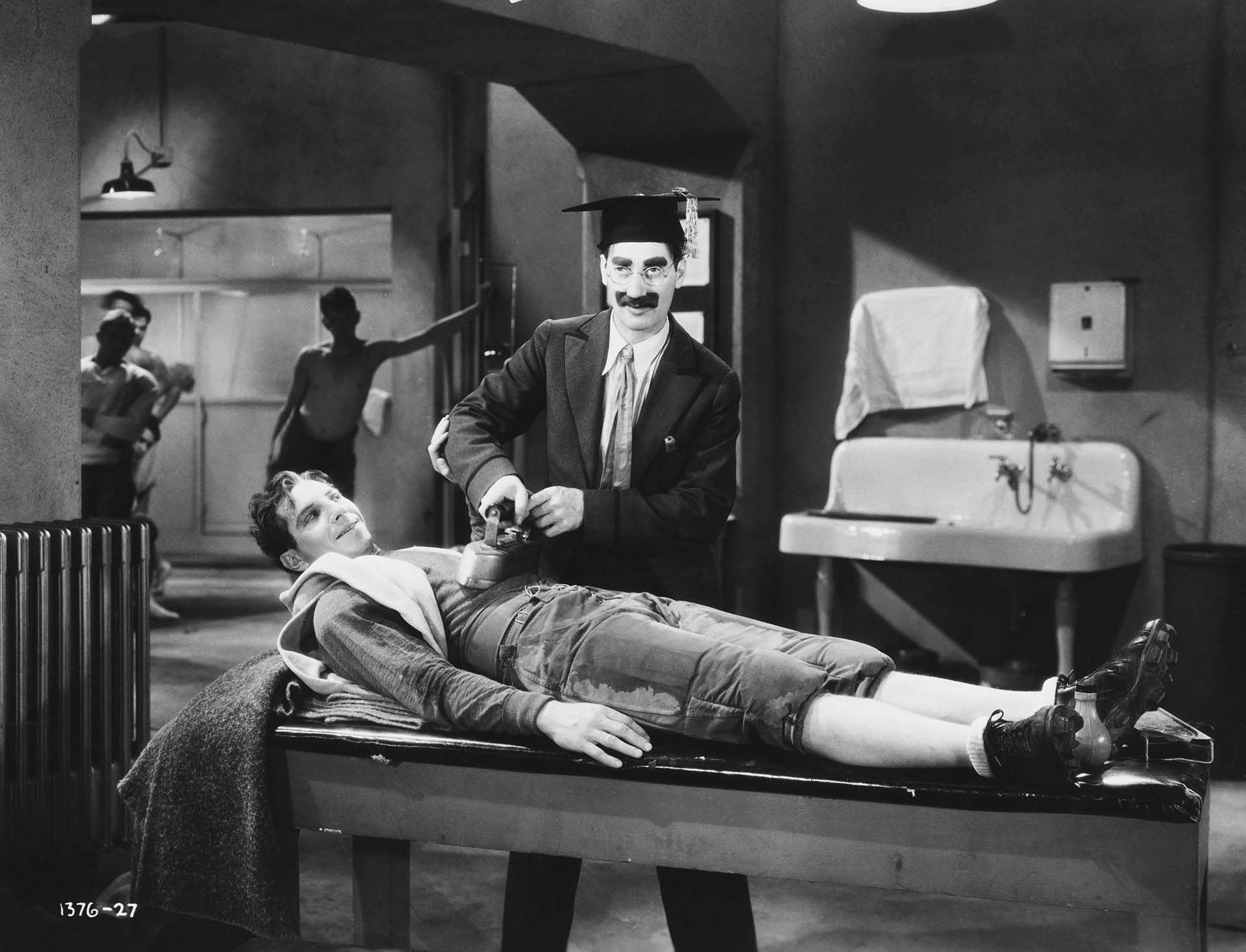 Groucho en la pelÃ­cula Plumas de caballo, dirigida por Herman McLeod para Paramount