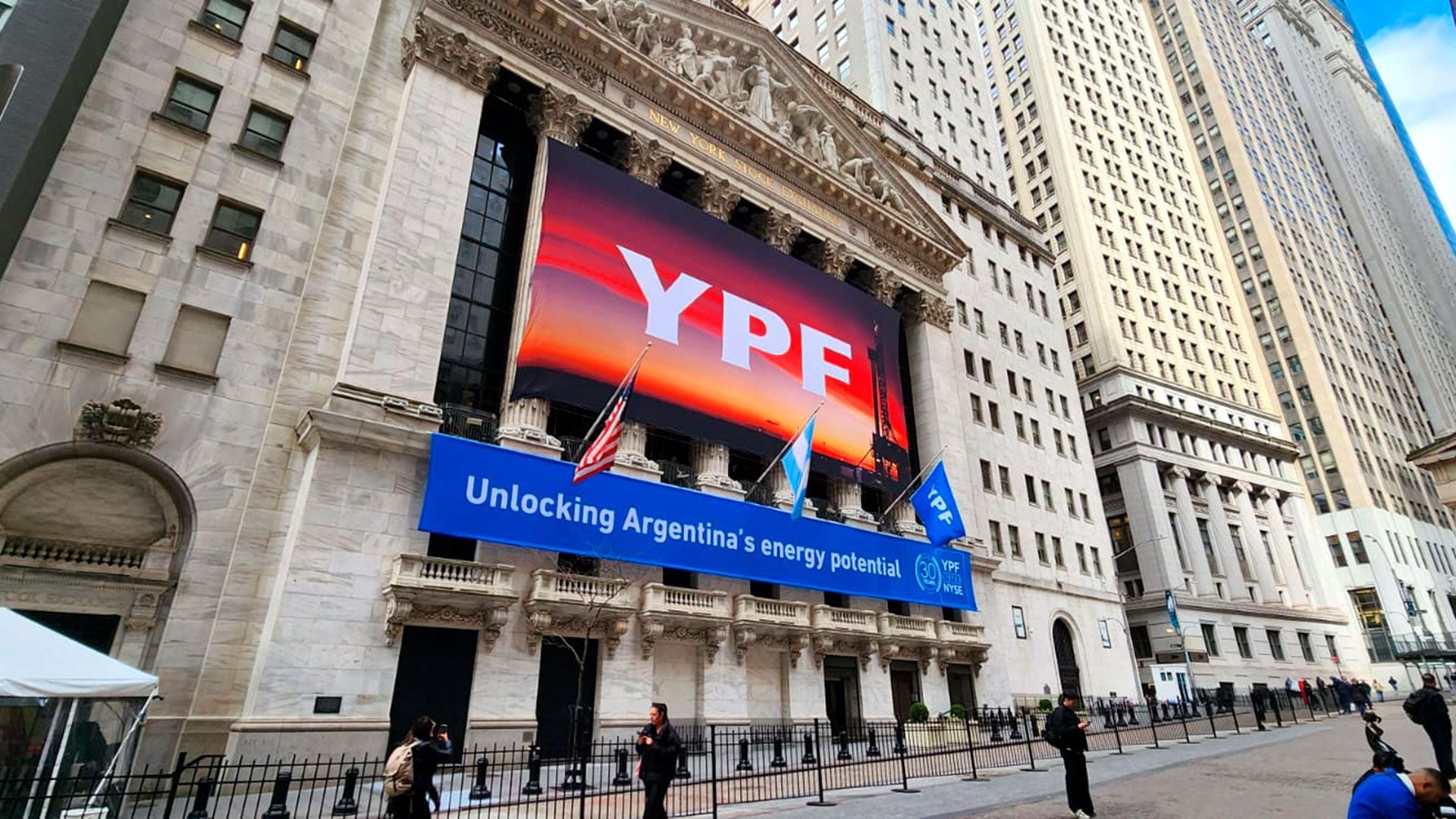 YPF-Wall-Street-Toque-de-campana