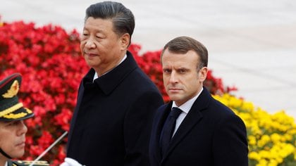 French President Emmanuel Macron attends a welcome ceremony with Chinese President Xi Jinping outside the Great Hall of the People in Beijing, China November 6, 2019.  REUTERS/Florence Lo