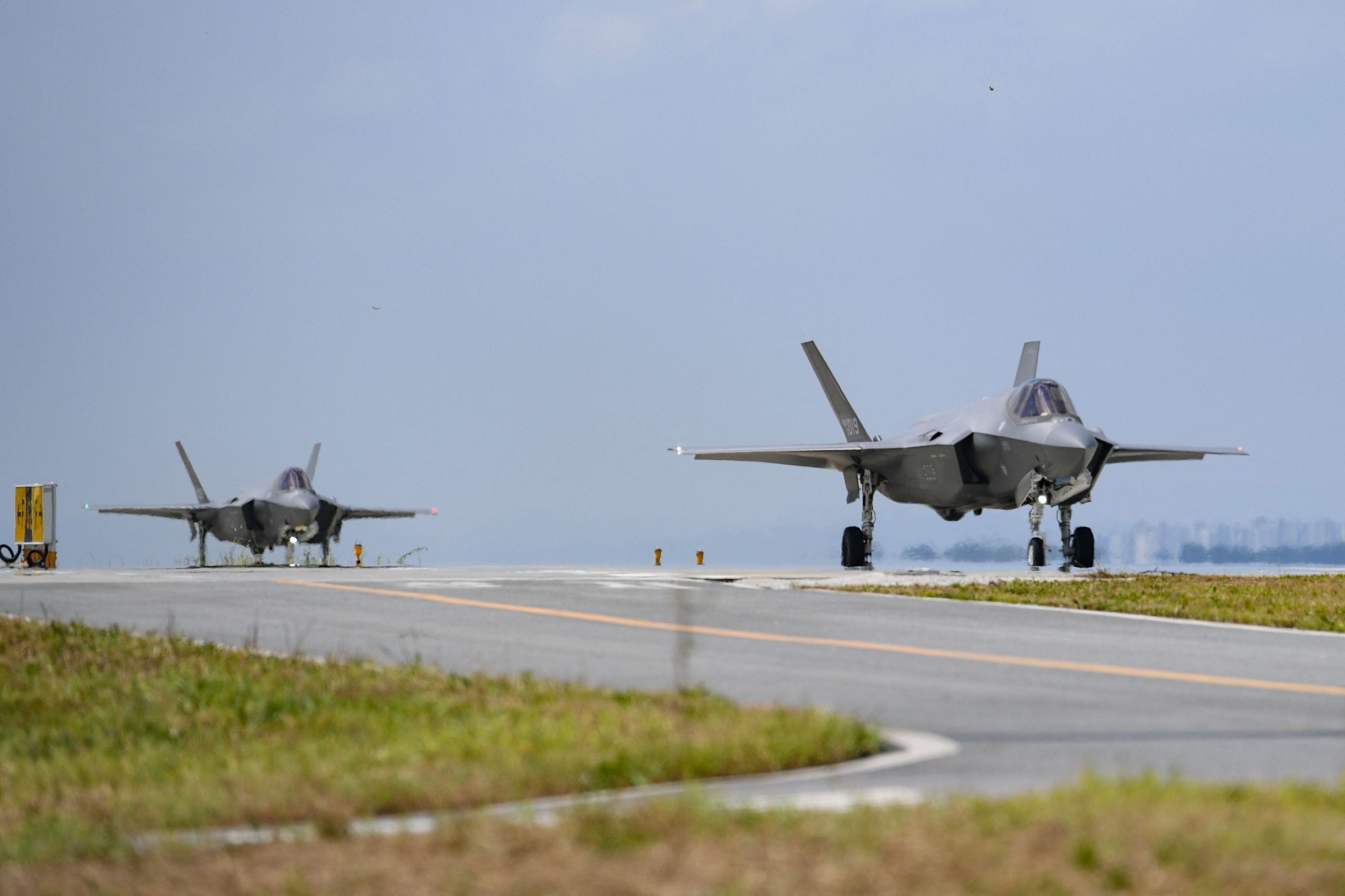 EEUU y Corea del Sur comenzaron los ejercicios militares conjuntos (The Defense Ministry/Handout via REUTERS)