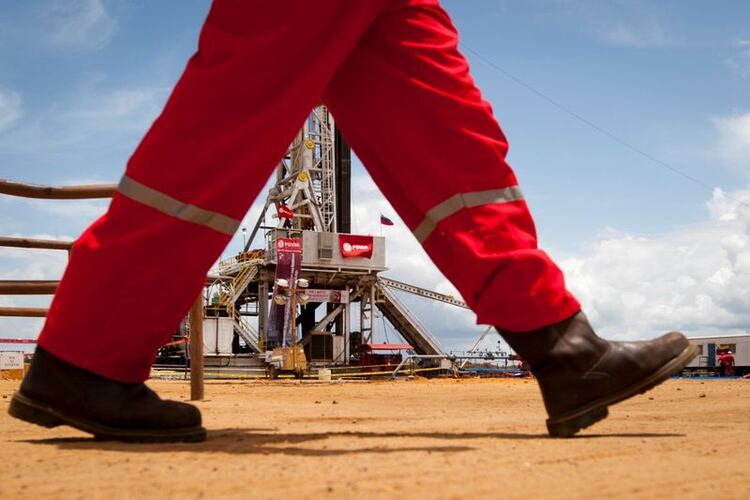 Hoy hay suspensiones y retiros voluntarios en las empresas proveedoras de servicios de la industria petrolera