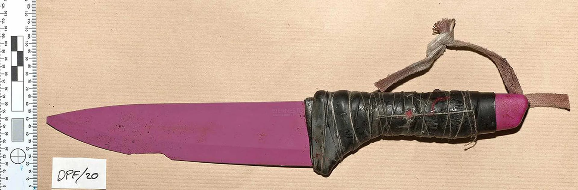 Los yihadistas usaron cuchillos de cerámica de 30 centímetros