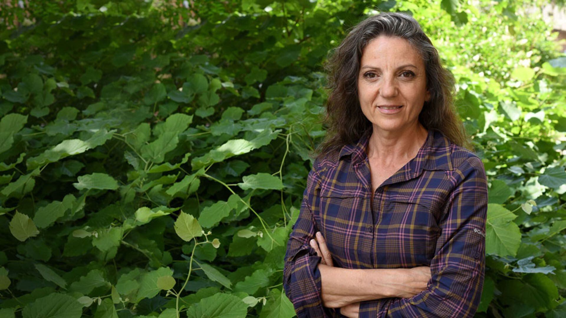 Sandra Díaz nació en 1961 en la localidad cordobesa del Bell Ville. Estudió y se doctoró en Biología en la Facultad de Ciencias Exactas, Físicas y Naturales de la UNC, donde actualmente se desempeña como investigadora en el Instituto Multidisciplinario de Biología Vegetal
