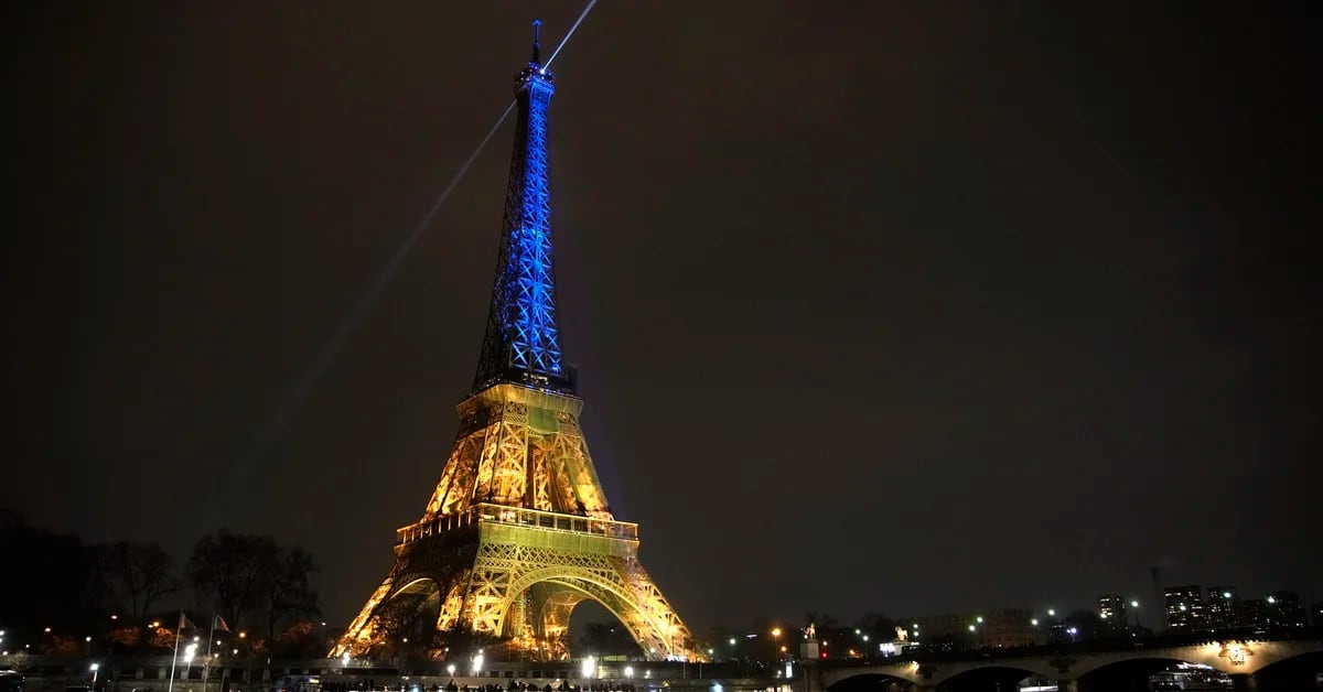 Iconic buildings around the world lit up in blue and yellow in support of Ukraine