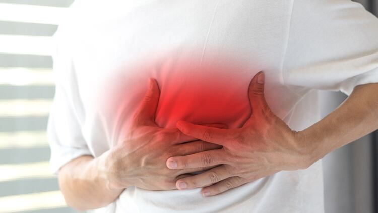 El mejor control de algunos factores de riesgo aportó a la disminución de la mortalidad coronaria (Shutterstock)