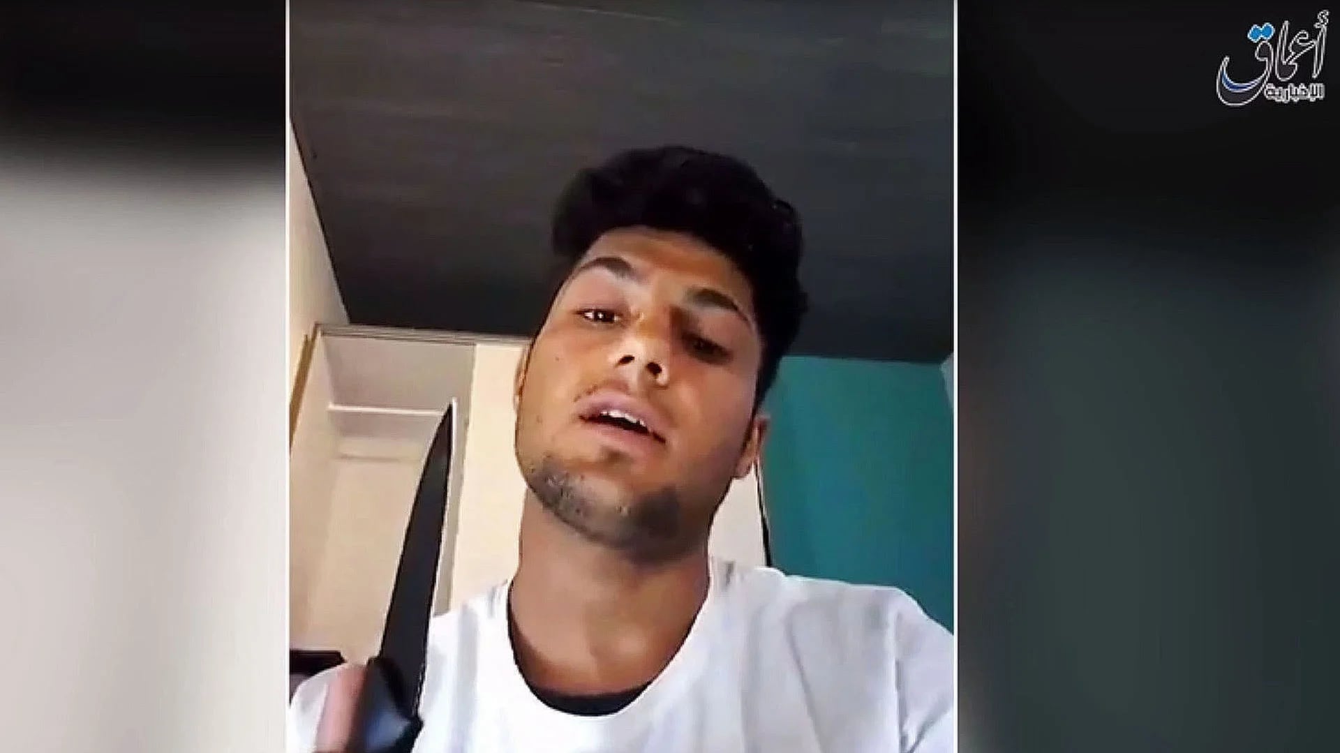 El menor de 17 años, que hirió a cinco personas con hacha y cuchillo, grabó un video difundido por el ISIS (AP)