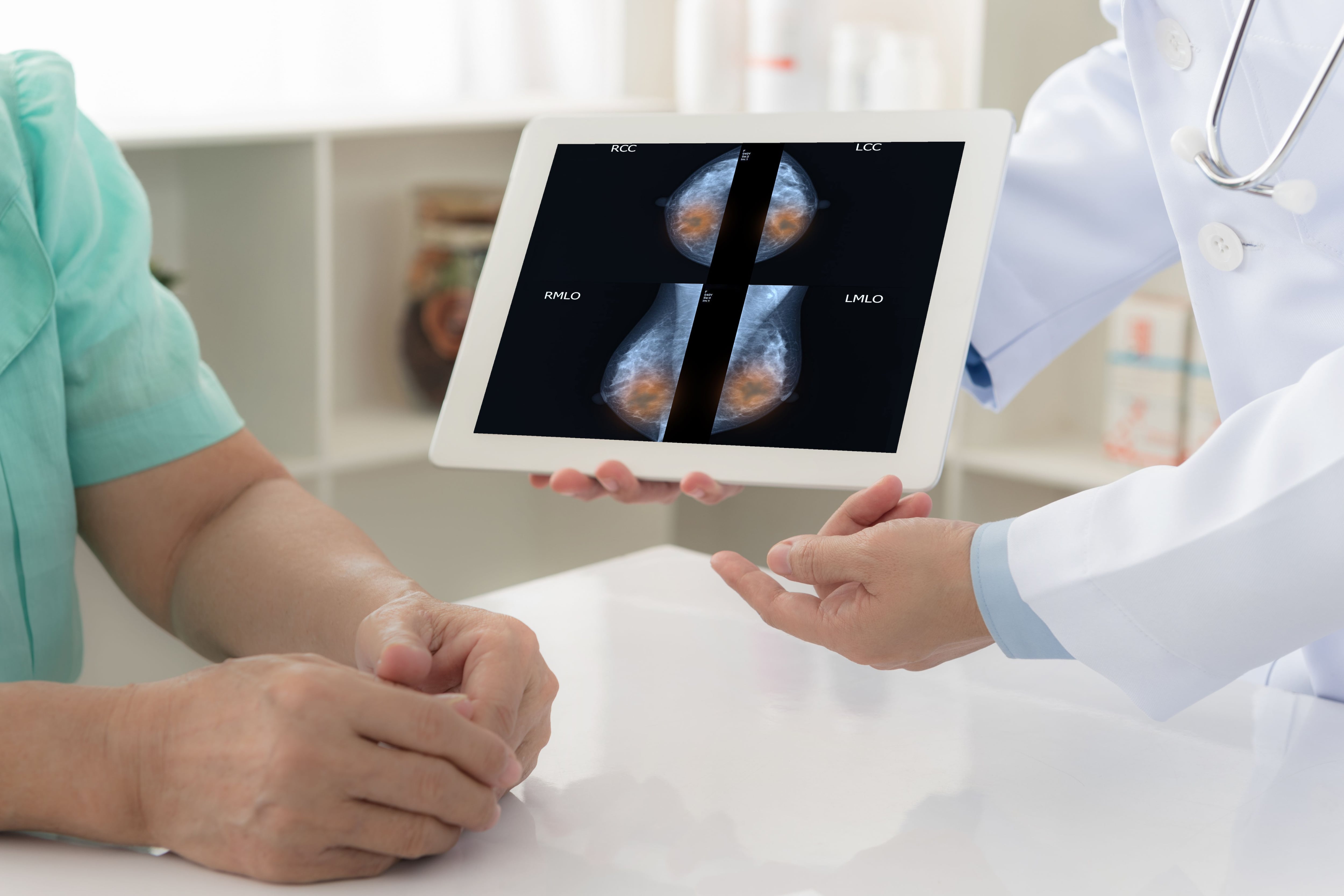 Hoy hay asesoramiento genético para determinar si se posee el gen que va a determinar un futuro cáncer (Shutterstock)