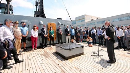  Autoridades nacionales y provinciales durante la recepción del "Mar Argentino (Crédito: 0223)