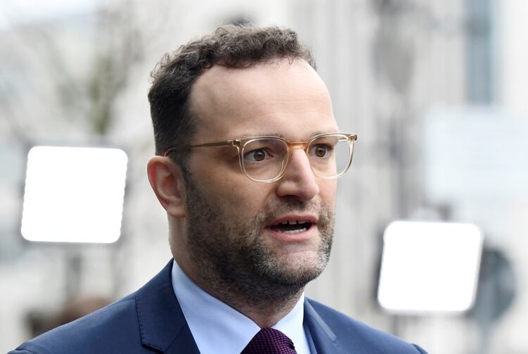 El Ministro de Salud alemán Jens Spahn, otro de los aspirantes a liderar la CDU (REUTERS/Annegret Hilse/Foto de archivo)
