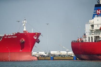 Pemex gastó 7,875 millones de pesos en la renta de embarcaciones en el 2014 (Foto: Reuters/Oscar Martínez)