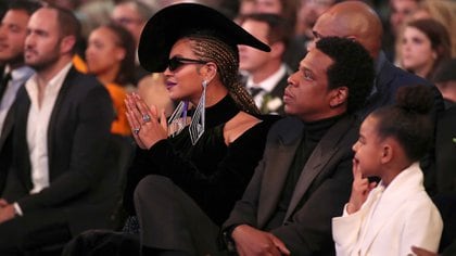 Beyonce și Jay-Z în Grammy 2018 cu fiica dvs. Blue Ivy mai mare