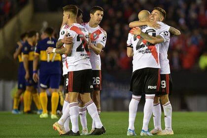 Los jugadores de River festejan el 2 a 0 tras el fin del partido