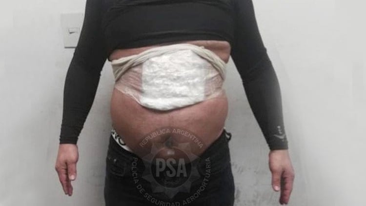Ciudadano dominicado con droga adherida a su cuerpo, captura de la PSA.