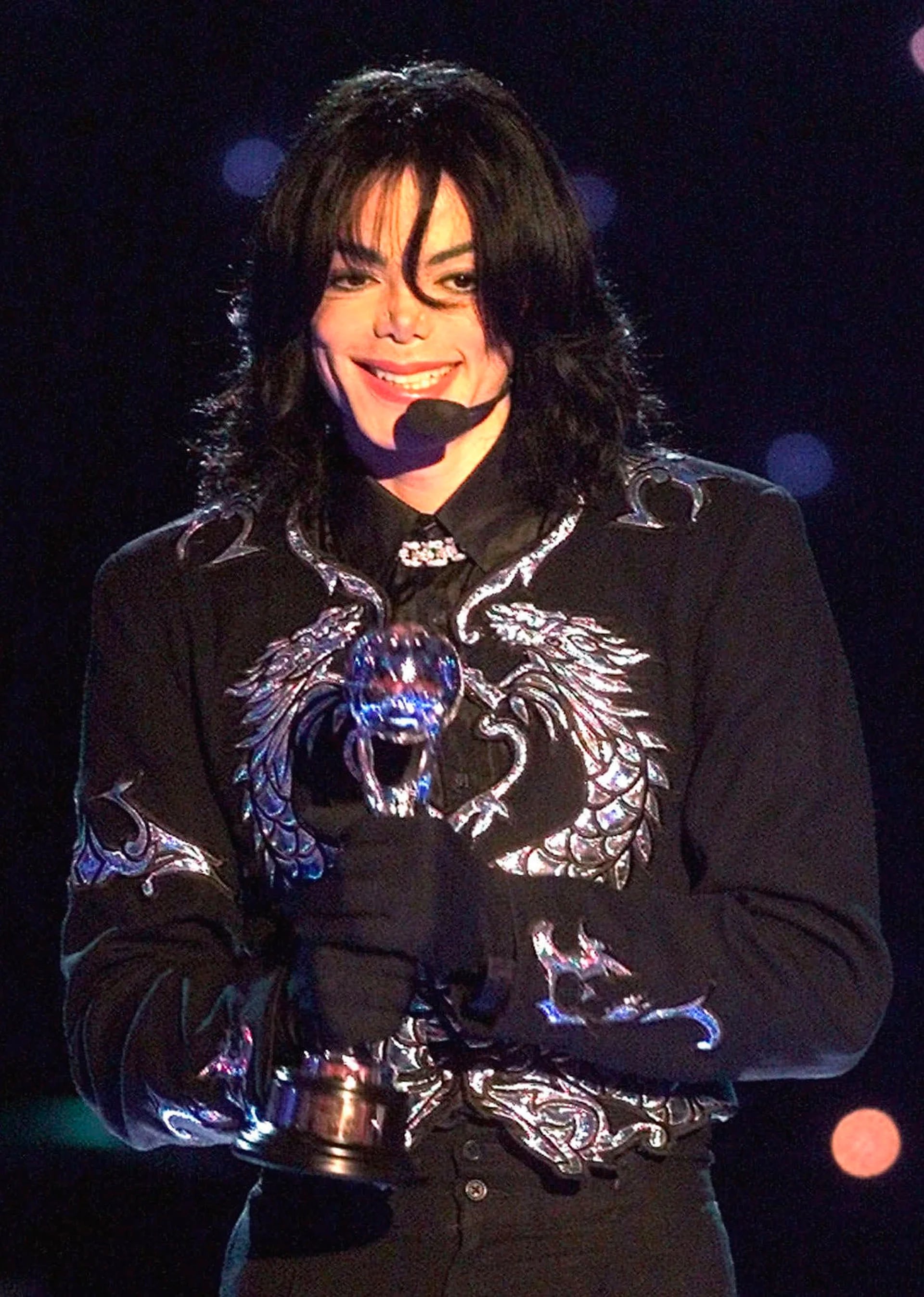 Michael Jackson recibe su “Millennium Award”, en la ceremonia de los 2000 World Music Awards, en Mónaco (Mayo del 2000)