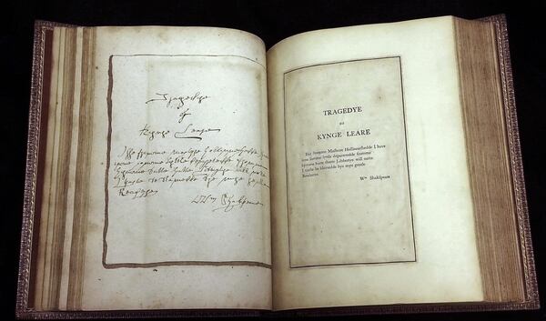 Supuesto libro personal de “Rey Lear”, con anotaciones personales de “Shakesperare”