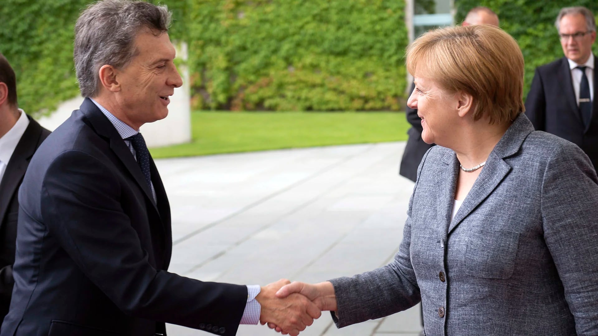 Mauricio Macri fue recibido por Angela Merkel en Berlín
