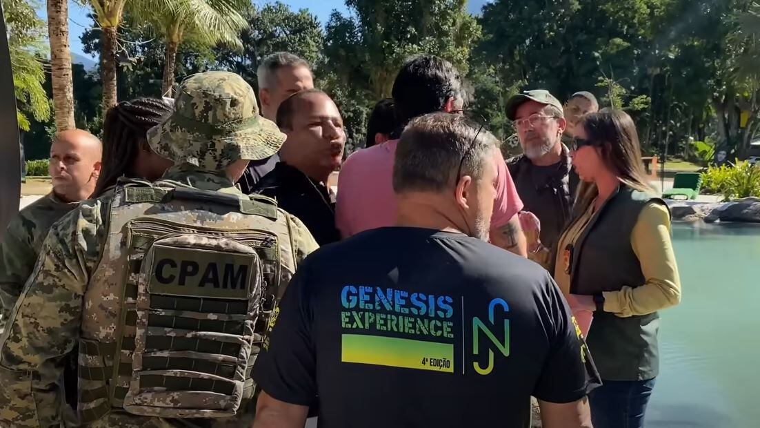 El padre de Neymar discute con las autoridades municipales en la mansión de su hijo