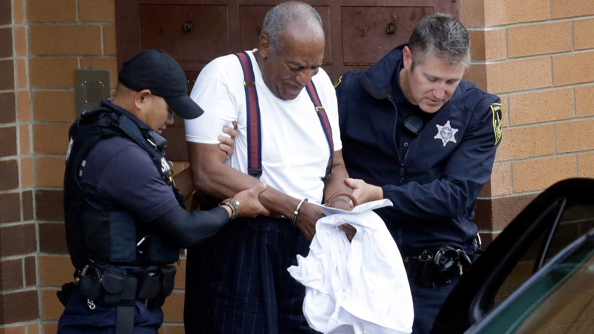 Bill Cosby, esposado y camino a prisión 