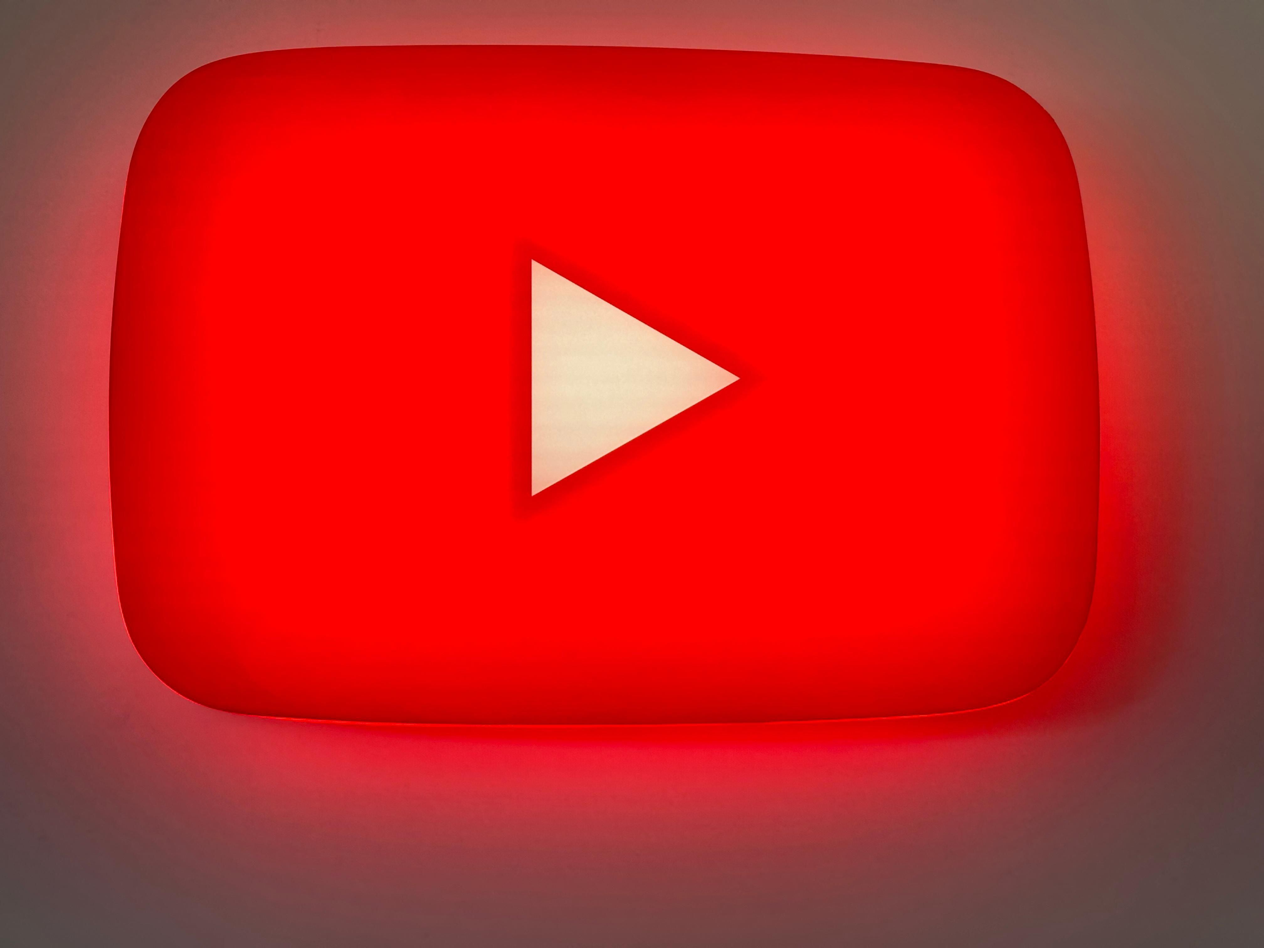 YouTube Logo CES 2024 (infobae)