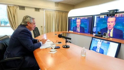 Alberto Fernández en la videollamada con David Malpass, el presidente del Banco Mundial