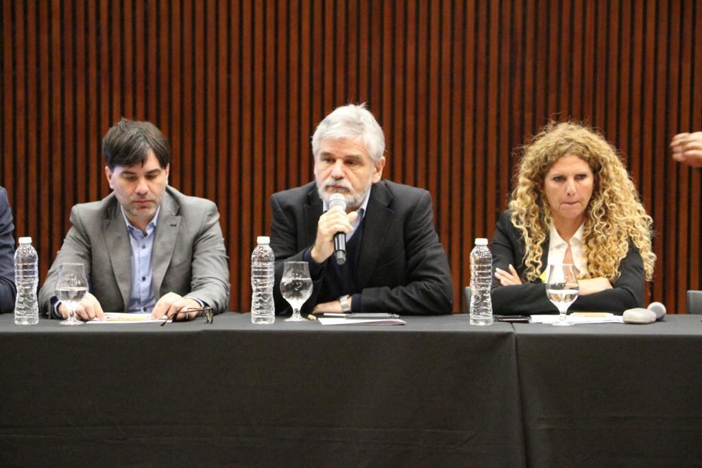 Francisco Echarren, Daniel Filmus y Mercedes La Gioiosa (Foto: prensa ARICCAME)