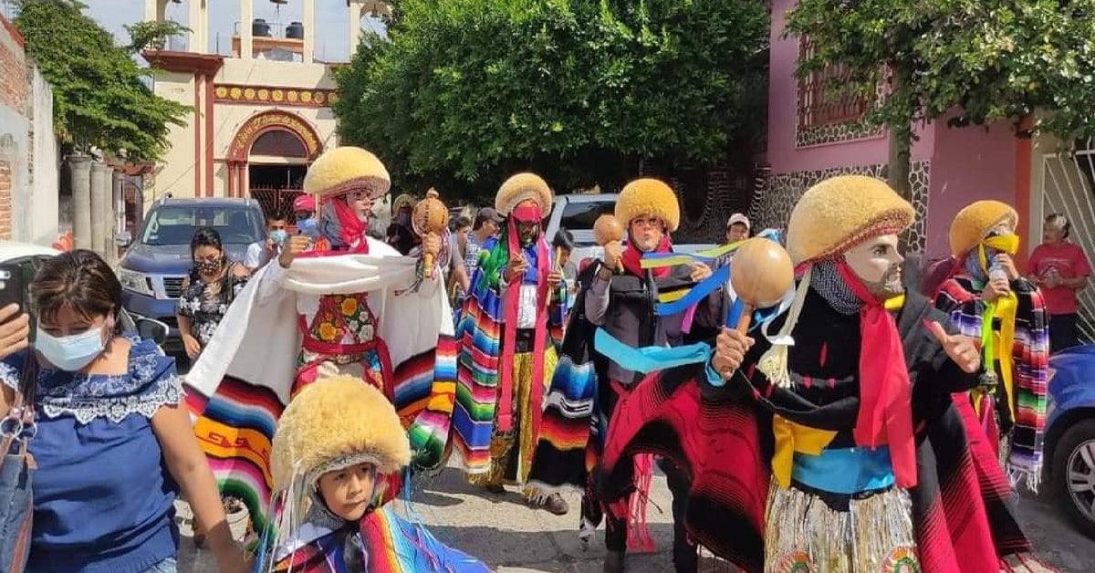 “What if next year we are gone”: Parachicos ignore sanitary measures and go out to dance in Chiapa de Corzo