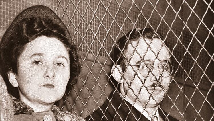 El matrimonio Ethel y Julius Rosenberg fue ejecutado en 1953 en la silla eléctrica acusado por presunto espionaje durante los años más feroces del macartismo.