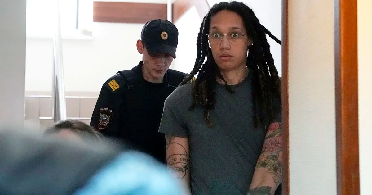 American basketball star Brittney Griner asked Biden for help from prison in Russia: “I am terrified to be here forever”