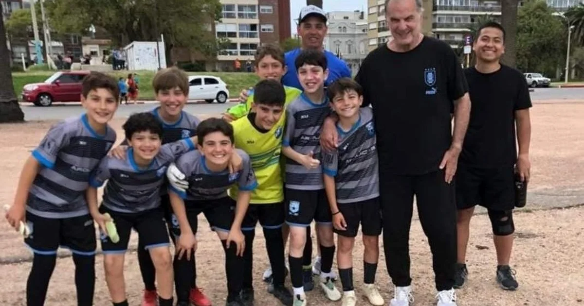 Bielsa’s adventures in Uruguay: from making out with a group of boys to working in a fast food restaurant and walking down the street