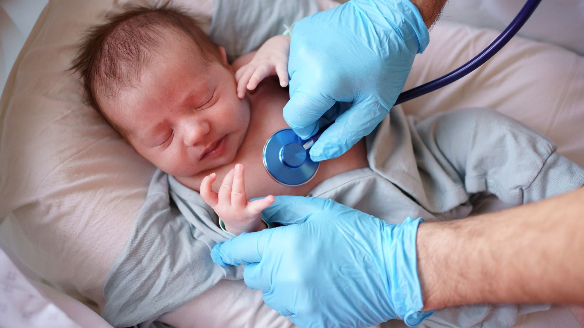El virus respiratorio sincitial puede ser leve para algunos, pero representa un peligro para bebés y adultos mayores
(Getty Images)