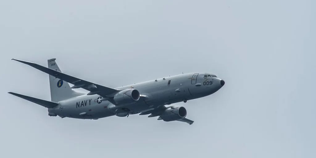 Tensión en el Indo-Pacífico: un avión militar de Estados Unidos sobrevoló el Estrecho de Taiwán y China desplegó jets de combate