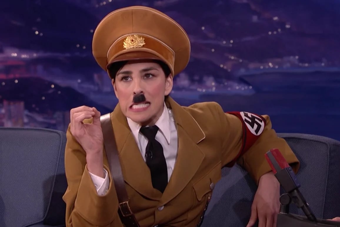Silverman hizo una imitación desopilante de Adolf Hilter en el programa de Conan O’Brien.