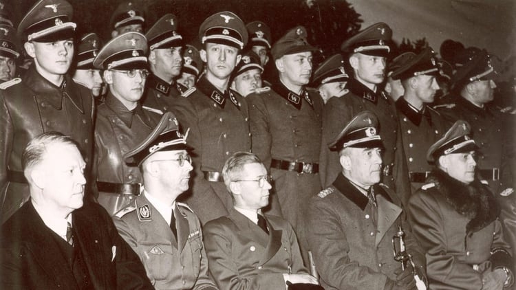 El líder nazi Heinrich Himmler durante una visita a Oslo en 1942