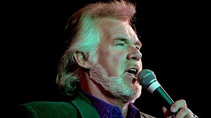 Kenny Rogers lamentó sus cirugías (Shutterstock)