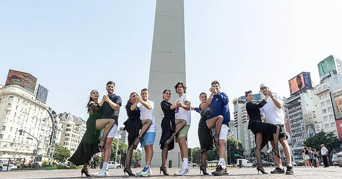 Carlos Alcaraz and several of the best tennis players in the world danced the tango at the Obelisk ahead of the Argentine Open