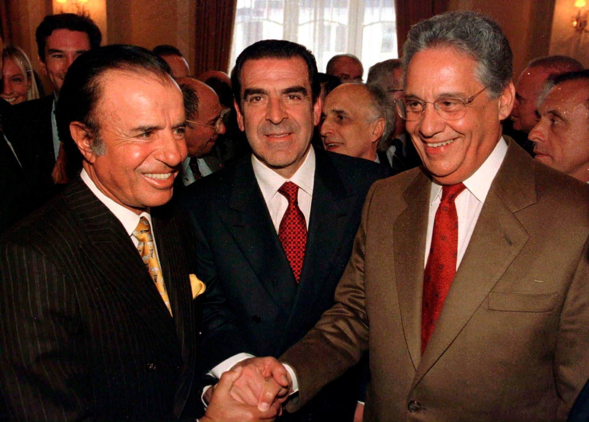 Los presidentes de Argentina, Carlos Menem (i), de Chile, Eduardo Frei (c), y de Brasil, Fernando Henrique Cardoso (d), en Davos (Suiza), cuando impulsaron el Mercosur (EFE)