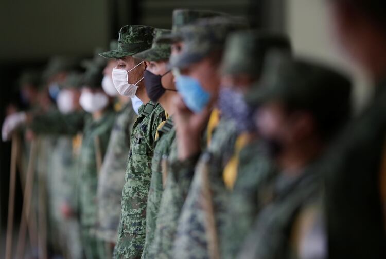 Perdonal del Ejército y Marina estarán al servicio de la población. (Foto: Reuters)