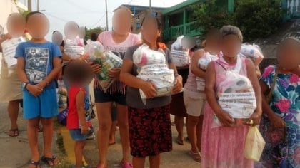 Los Zetas repartieron despensas en Coatzacoalcos, Veracruz (Foto: Twitter)