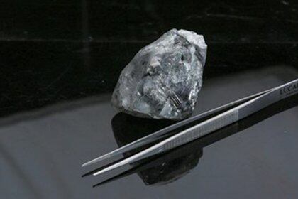 El diamante de 998 kilates descubierto en Botswana (CNW Group/Lucara Diamond Corp.)