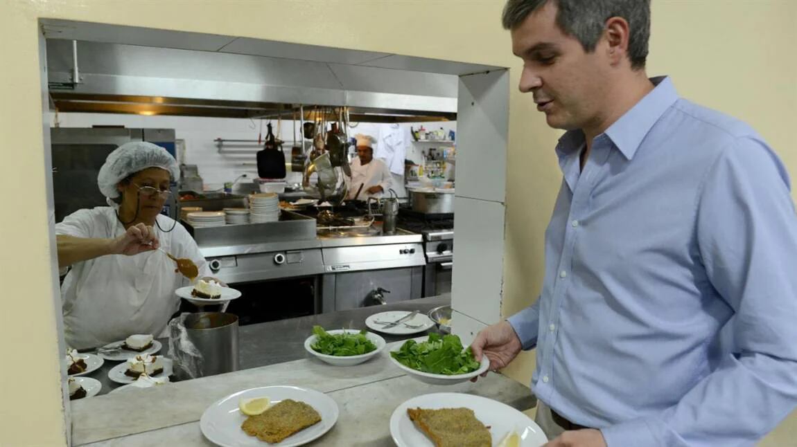 El jefe de Gabinete, Marcos Peña, deberá pagar más para comer al mediodía en su lugar de trabajo (@ Prensa Gabinete)