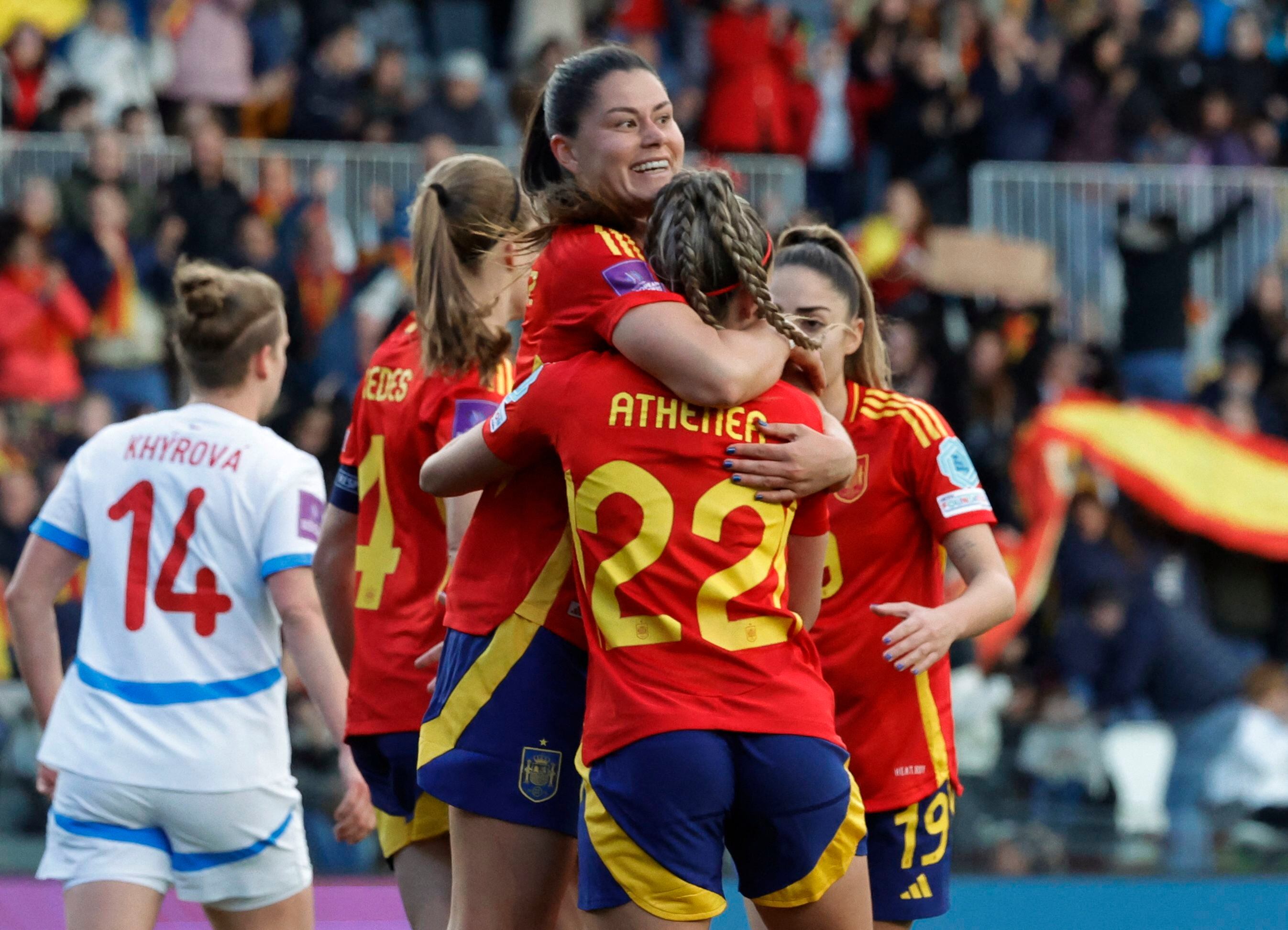 España celebrando el gol de María Méndez (Reuters / Vincent West)