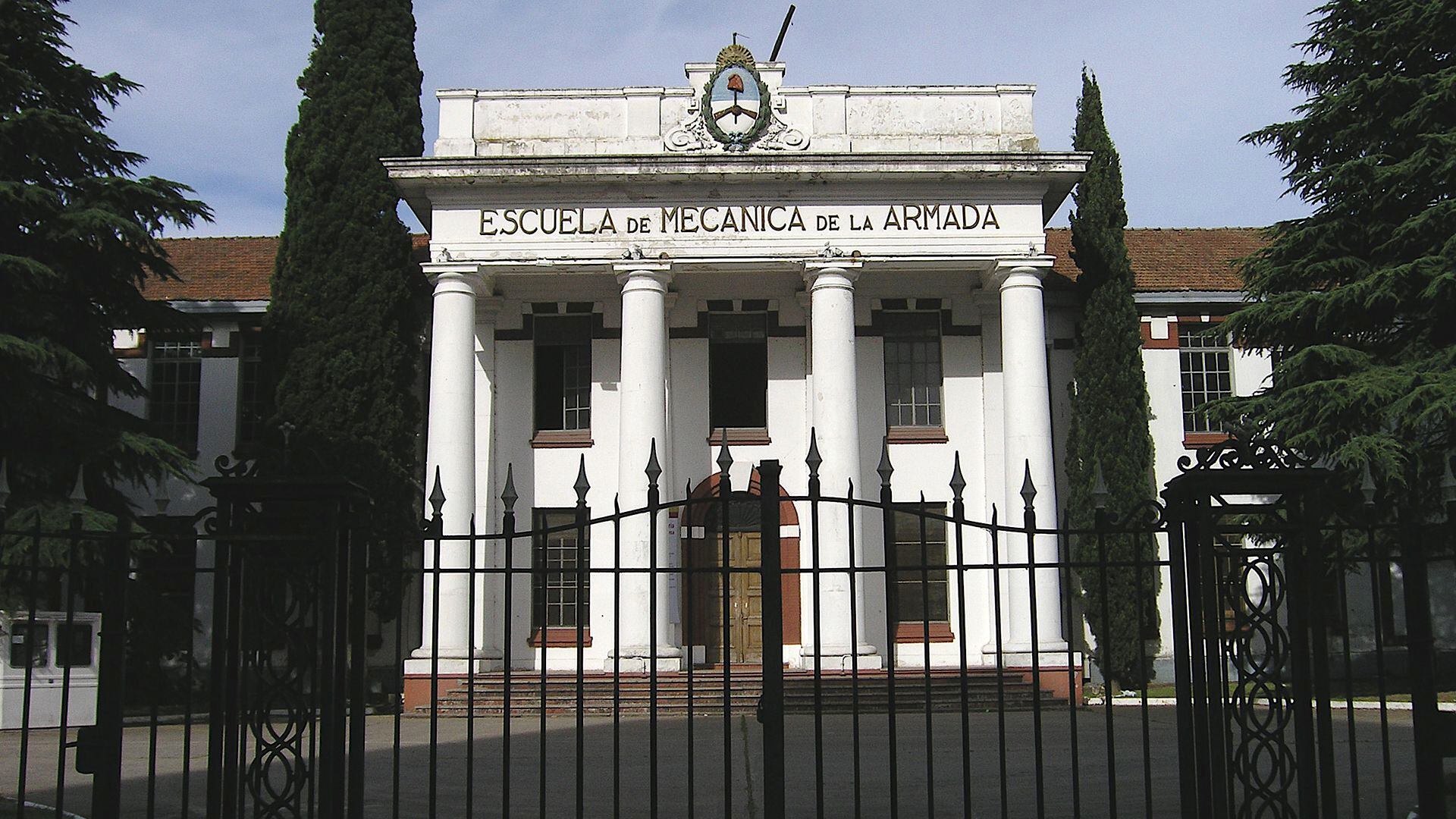 Cuando Andrea entró a la ESMA quedó impactada- No era una casa normal como la que vivía ella. Era un predio gigante, con muchos edificios y un jardín gigante