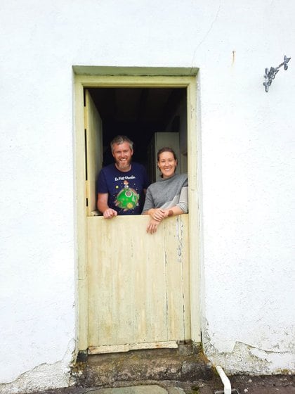 En 2020, Eoin Boyle y Annie Birney, una pareja de Dublín, fueron contratados como cuidadores de la isla tras un anuncio que atrajo más de 23.000 solicitudes de todo el mundo. Además, se reformaron y rehabilitaron numerosas casas de la isla para su uso como alojamiento turístico (Great Basket Island)