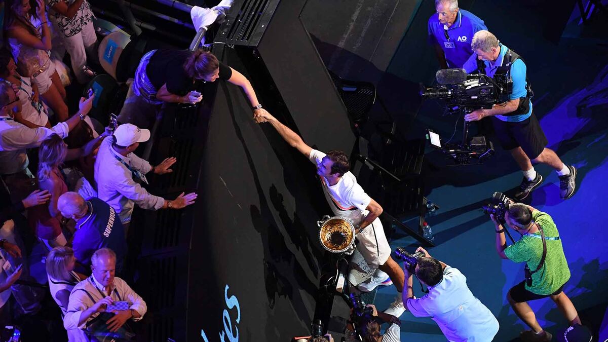 Amor incondicional: el saludo de Roger Federer con su esposa, el sostén de la leyenda