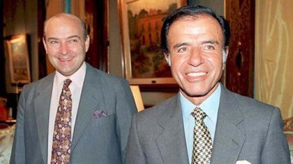 El presidente Menem y su ministro-estrella, Domingo Cavallo, bajo cuyas gestiones se firmó el Plan Brady