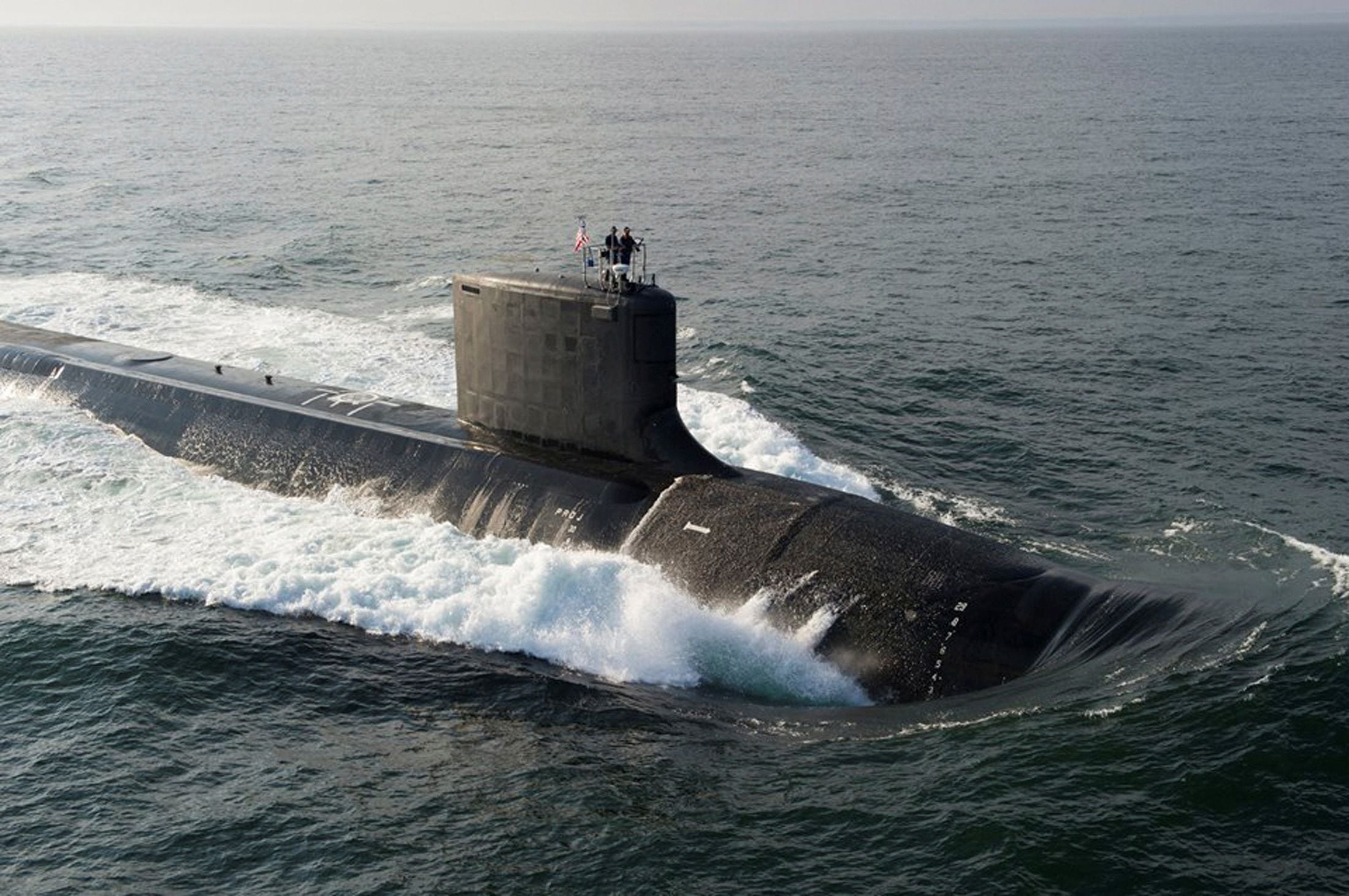 Imagen de archivo del submarino USS North Dakota (SSN 784) de clase Virginia durante pruebas de mar bravo en el Océano Atlántico (REUTERS/US Navy)