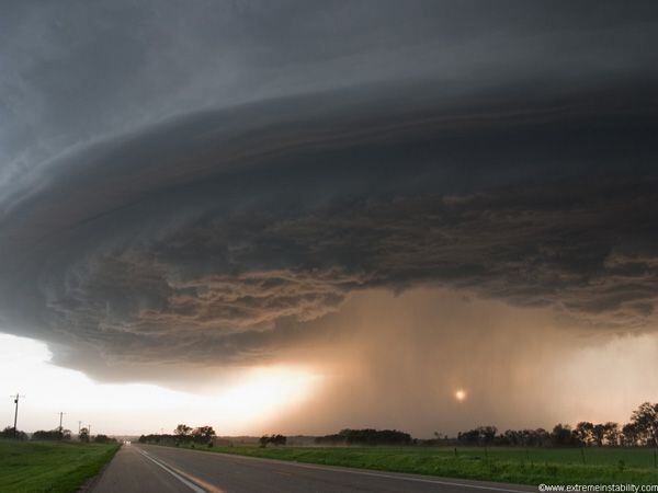 Fuertes tormentas podrían azotar desde Omaha hasta Chicago con el potencial de granizo y vientos dañinos. (Archivo)