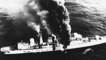El 4 de mayo de 1982 dos aviones Super Étendard hundieron  al destructor HMS Sheffield de flota britanica