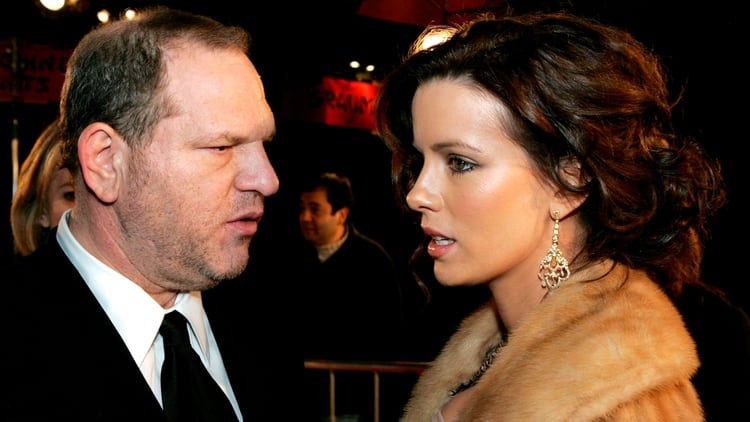 Después de que el productor de cine fuera condenado a 23 años en prisión, la actriz Kate Beckinsale reveló su propia historia con Harvey Weinstein /Shutterstock